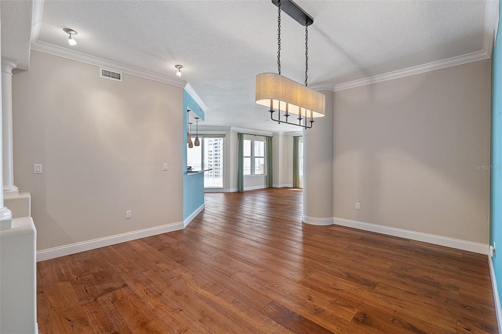 待售: $750,000 (3 贝兹, 3 浴室, 2406 平方英尺)