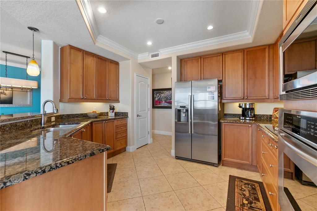 待售: $750,000 (3 贝兹, 3 浴室, 2406 平方英尺)