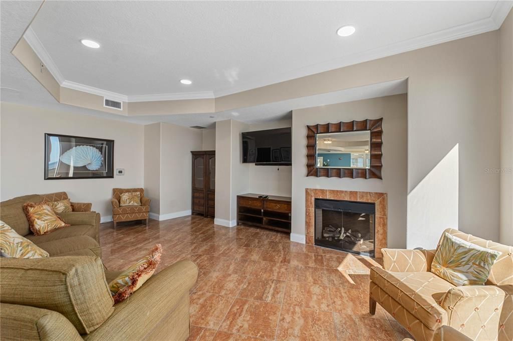 待售: $750,000 (3 贝兹, 3 浴室, 2406 平方英尺)