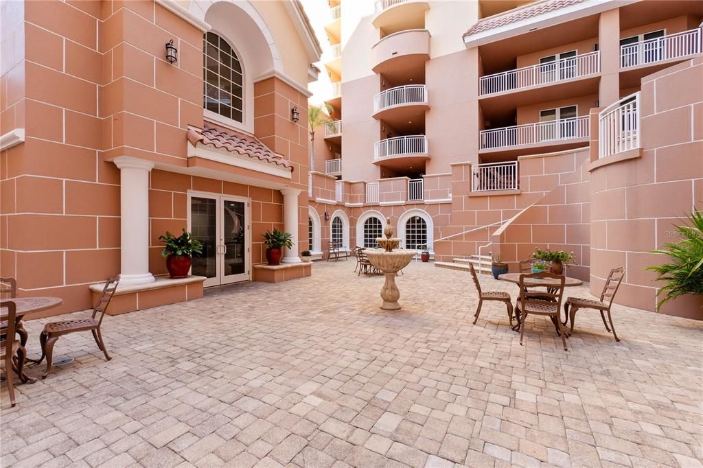 待售: $750,000 (3 贝兹, 3 浴室, 2406 平方英尺)