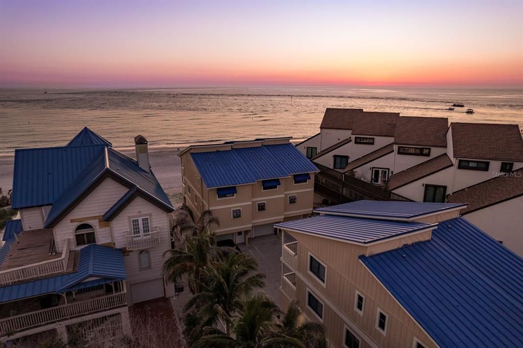 待售: $999,900 (2 贝兹, 2 浴室, 1350 平方英尺)