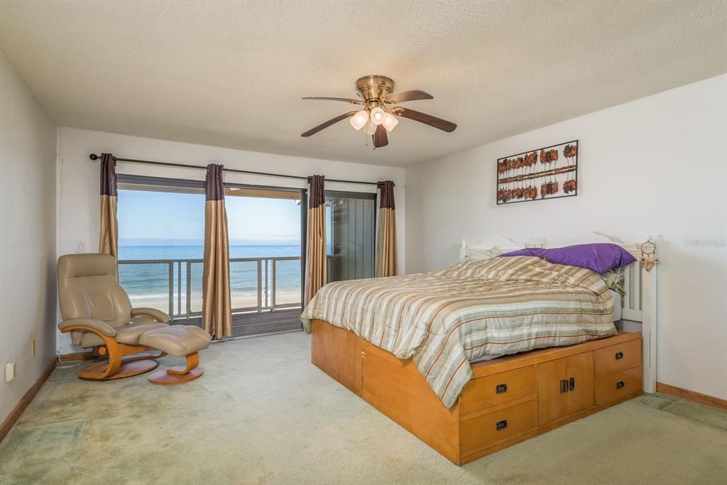 待售: $999,900 (2 贝兹, 2 浴室, 1350 平方英尺)