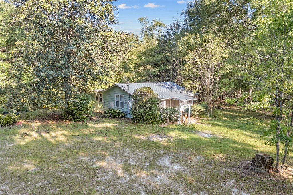 For Sale: $215,000 (2 beds, 1 baths, 988 Square Feet)