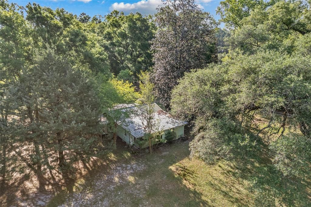 For Sale: $215,000 (2 beds, 1 baths, 988 Square Feet)