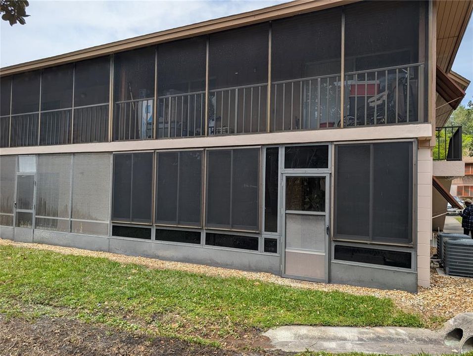 На продажу: $158,000 (2 спален, 2 ванн, 897 Квадратных фут)