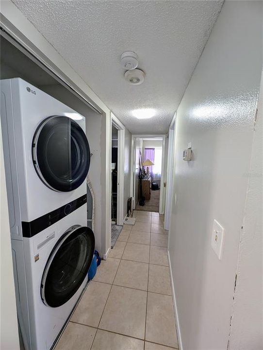 На продажу: $158,000 (2 спален, 2 ванн, 897 Квадратных фут)