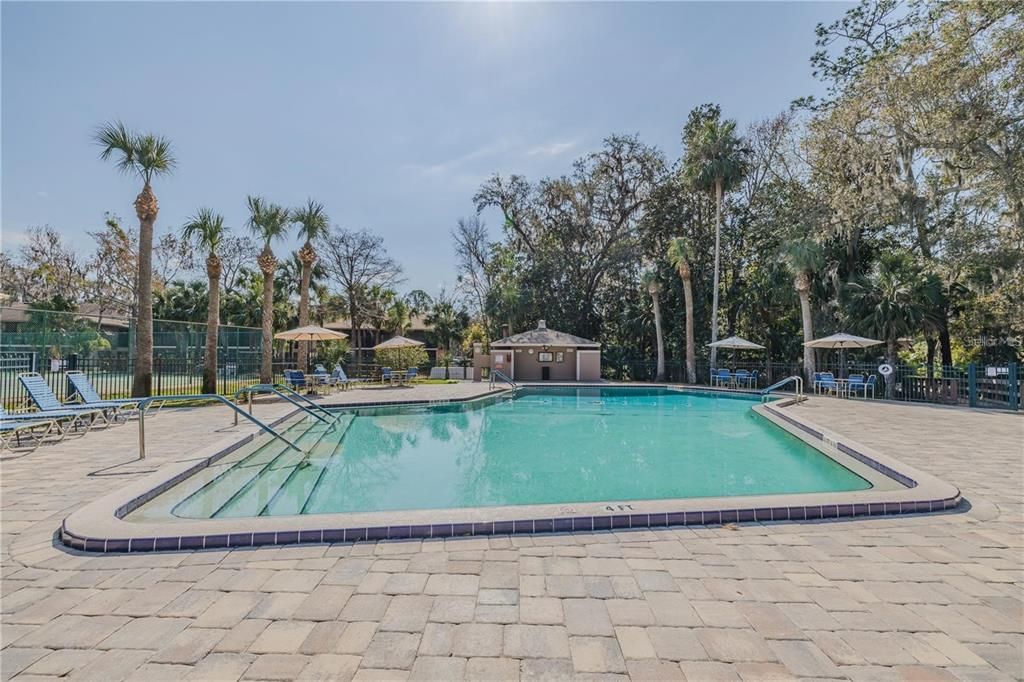 На продажу: $158,000 (2 спален, 2 ванн, 897 Квадратных фут)