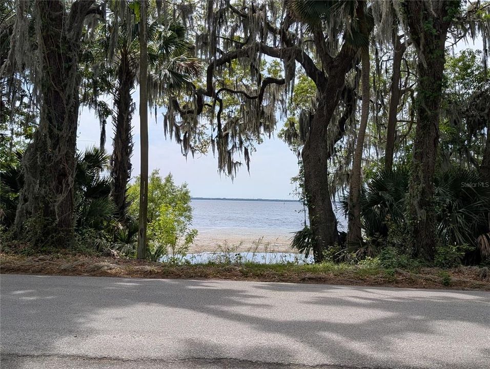 На продажу: $158,000 (2 спален, 2 ванн, 897 Квадратных фут)