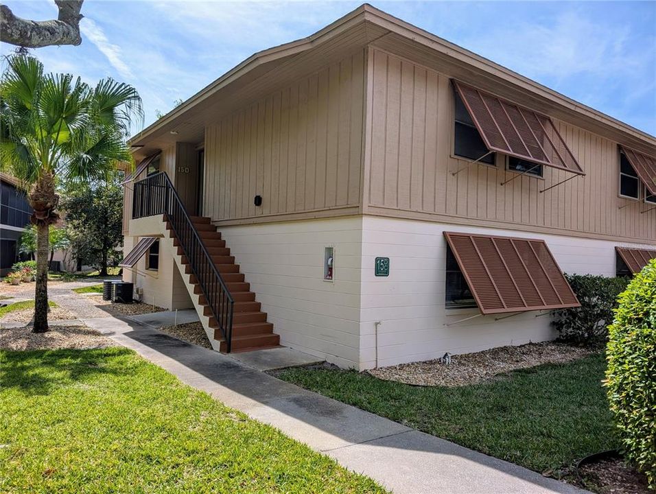 На продажу: $158,000 (2 спален, 2 ванн, 897 Квадратных фут)