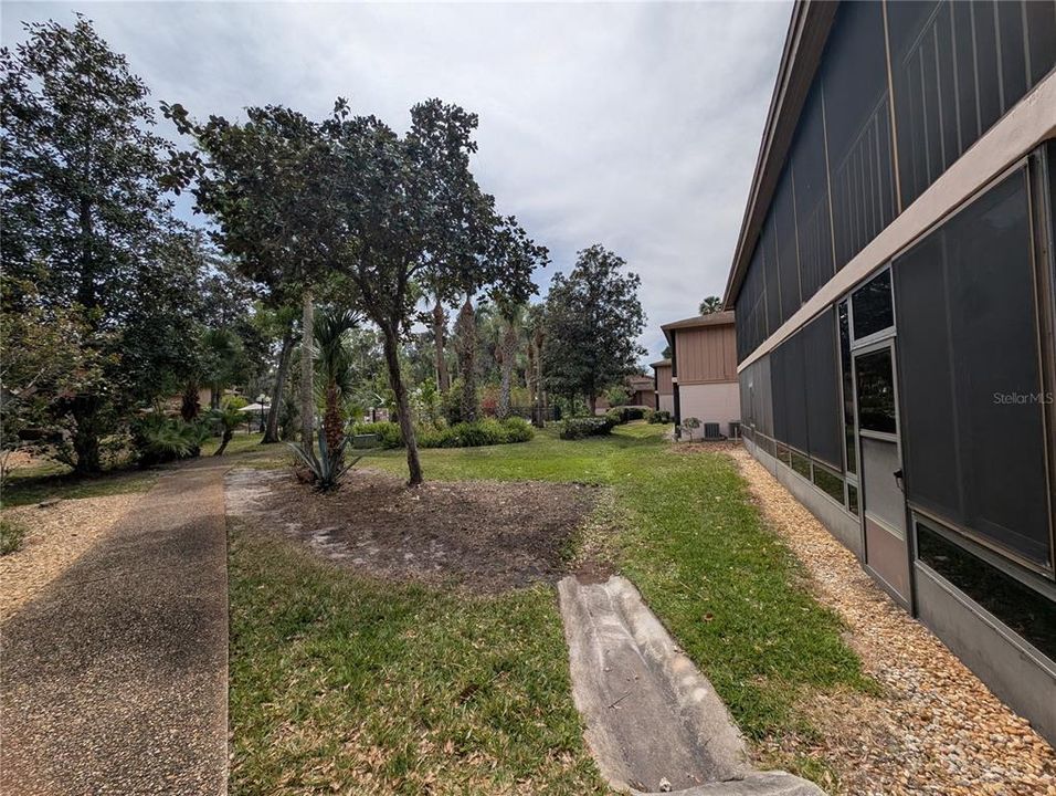 На продажу: $158,000 (2 спален, 2 ванн, 897 Квадратных фут)