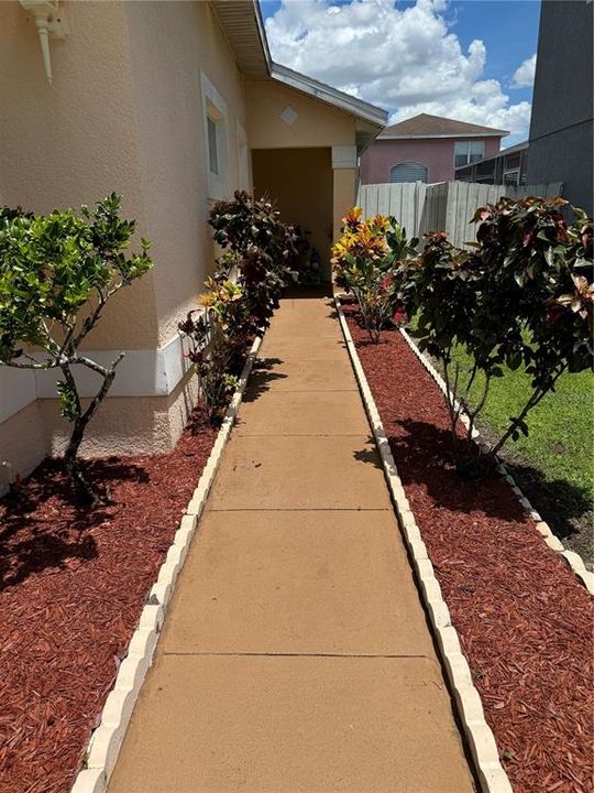 На продажу: $365,000 (3 спален, 2 ванн, 1395 Квадратных фут)