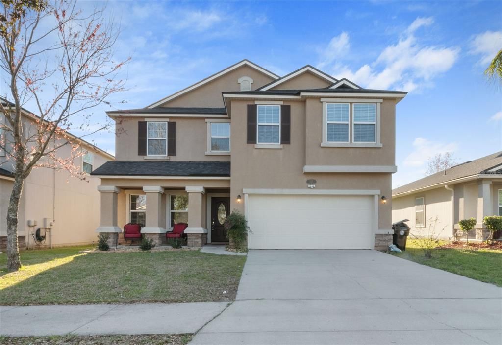 Recently Sold: $370,000 (4 beds, 4 baths, 2601 Square Feet)