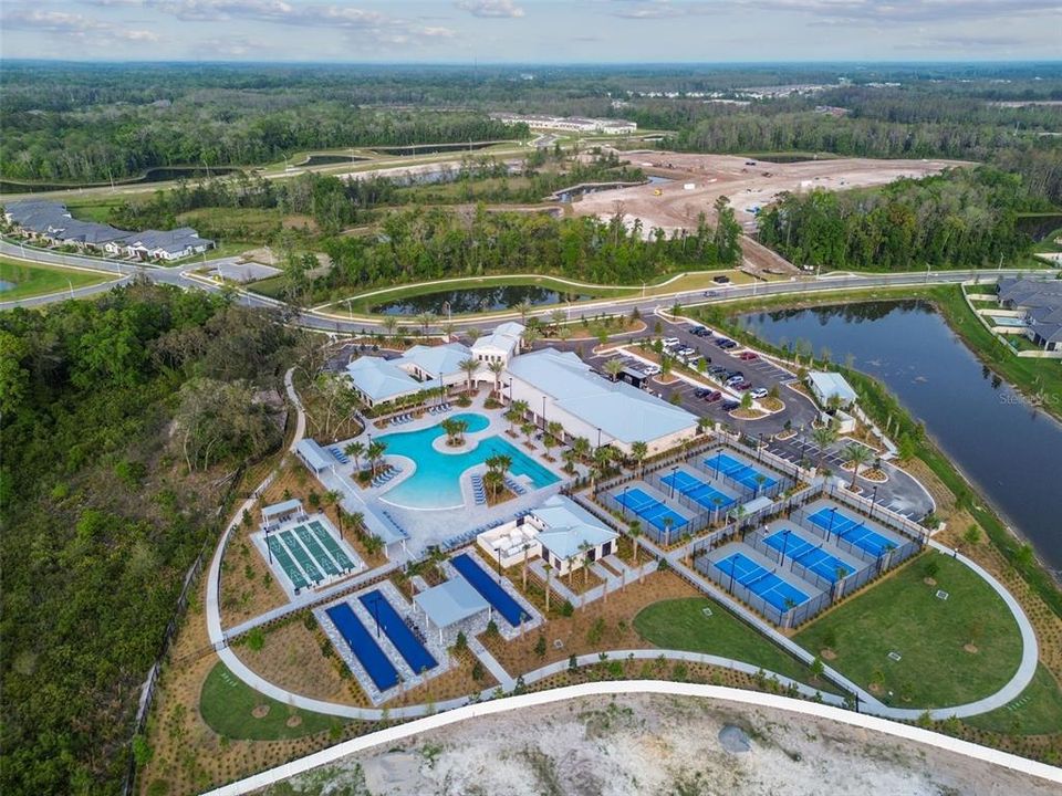 Activo con contrato: $250,000 (2 camas, 2 baños, 1615 Pies cuadrados)