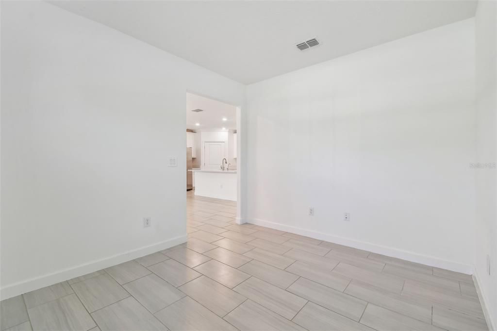 Activo con contrato: $250,000 (2 camas, 2 baños, 1615 Pies cuadrados)