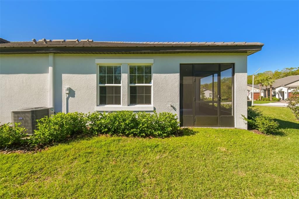 Activo con contrato: $250,000 (2 camas, 2 baños, 1615 Pies cuadrados)