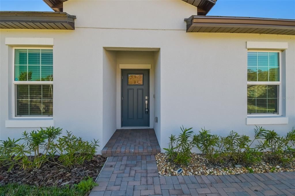 Activo con contrato: $250,000 (2 camas, 2 baños, 1615 Pies cuadrados)