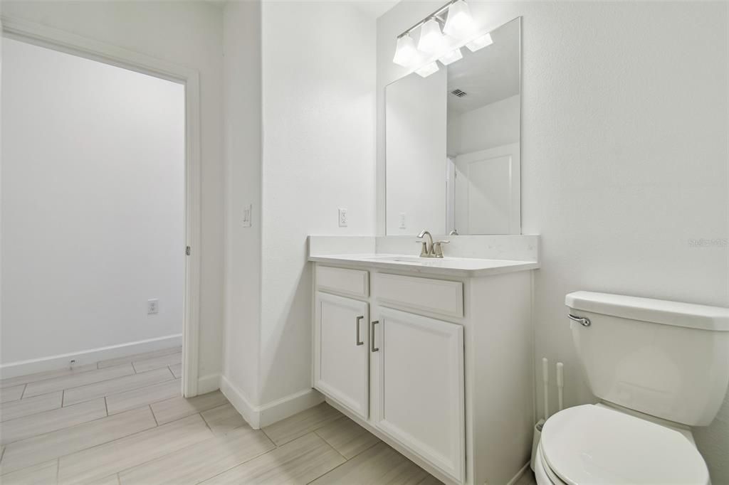 Activo con contrato: $250,000 (2 camas, 2 baños, 1615 Pies cuadrados)