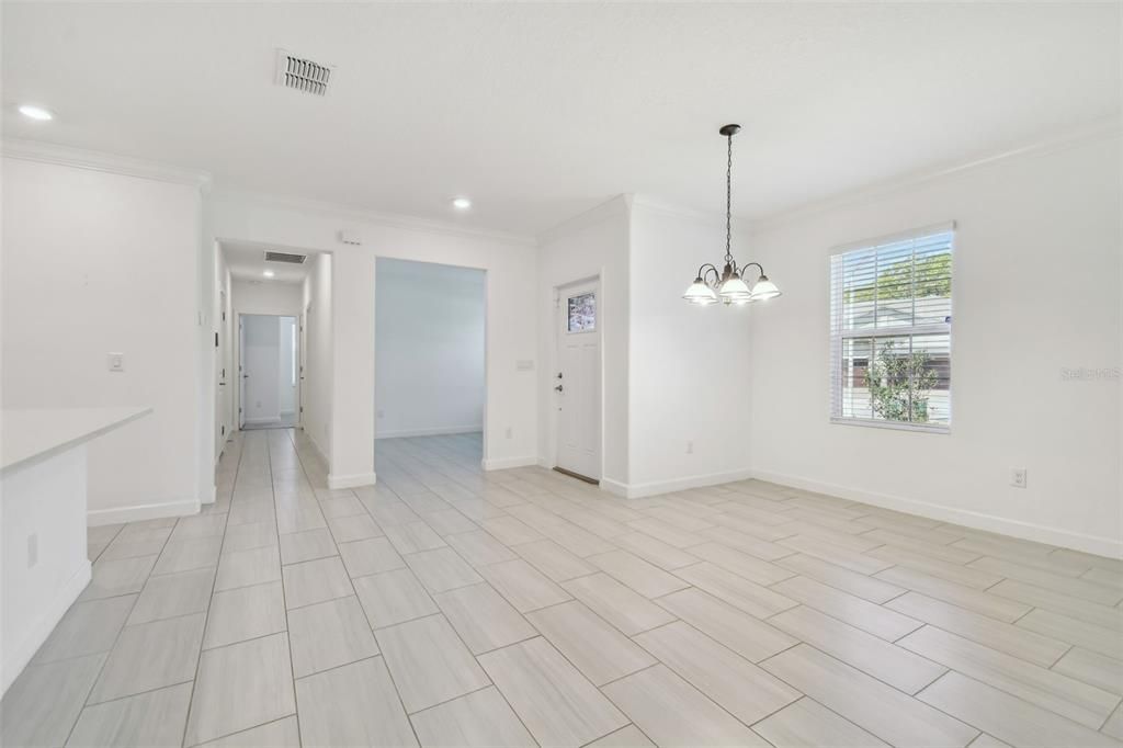 Activo con contrato: $250,000 (2 camas, 2 baños, 1615 Pies cuadrados)