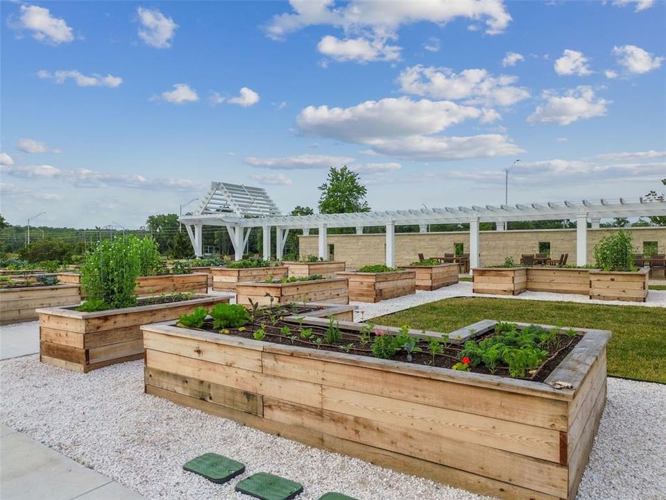 Activo con contrato: $250,000 (2 camas, 2 baños, 1615 Pies cuadrados)