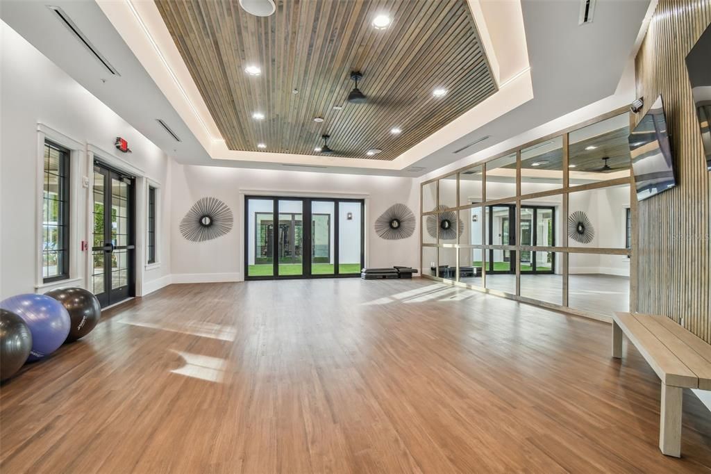 Activo con contrato: $250,000 (2 camas, 2 baños, 1615 Pies cuadrados)