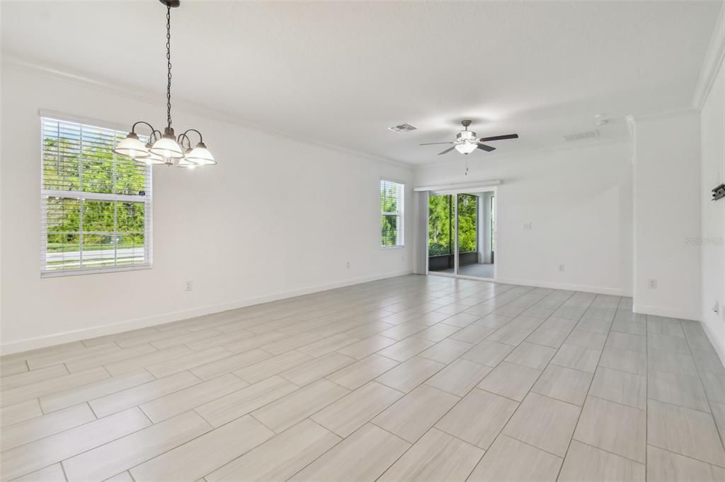 Activo con contrato: $250,000 (2 camas, 2 baños, 1615 Pies cuadrados)