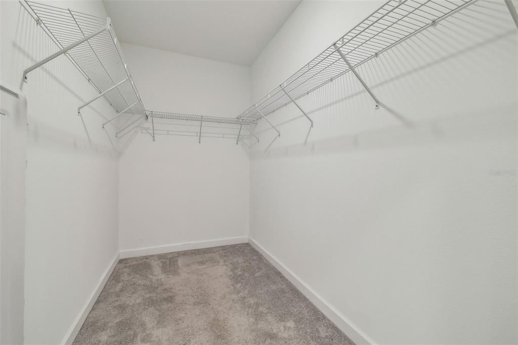 Activo con contrato: $250,000 (2 camas, 2 baños, 1615 Pies cuadrados)