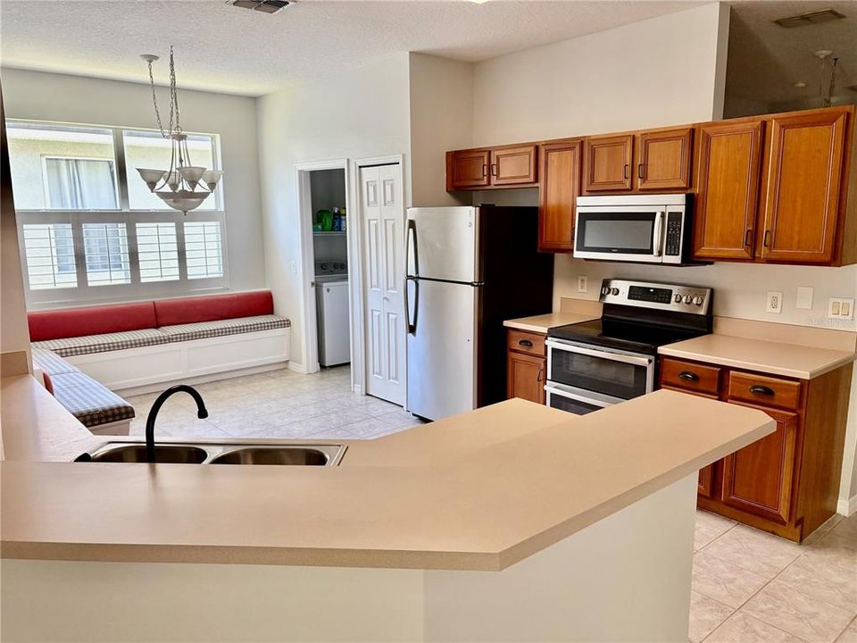 For Sale: $470,000 (4 beds, 2 baths, 2192 Square Feet)