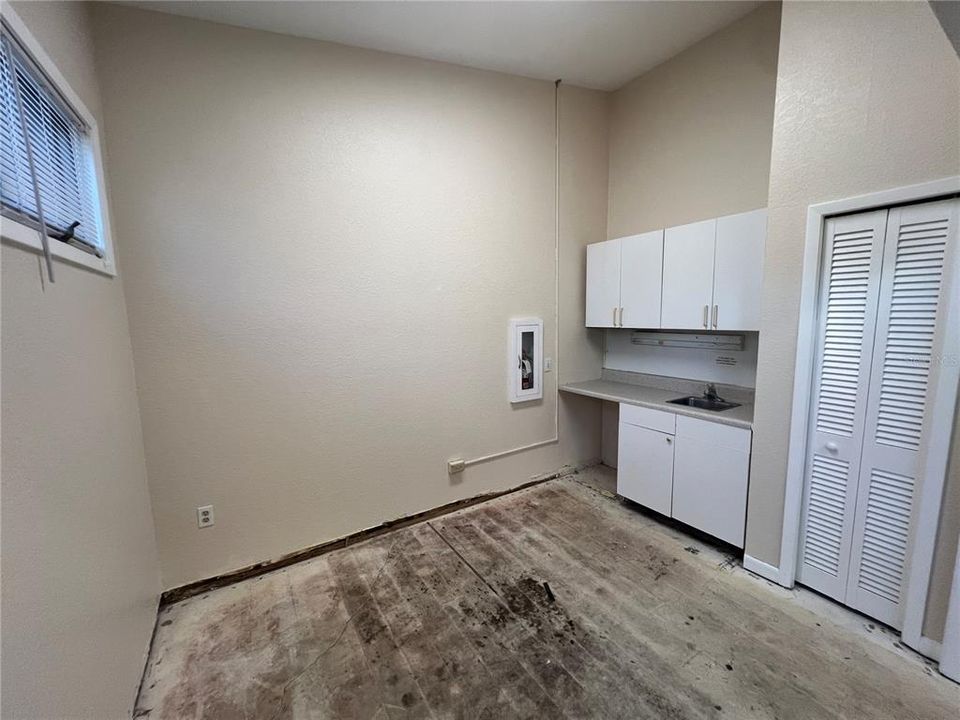 En Venta: $389,000 (0 camas, 0 baños, 2920 Pies cuadrados)