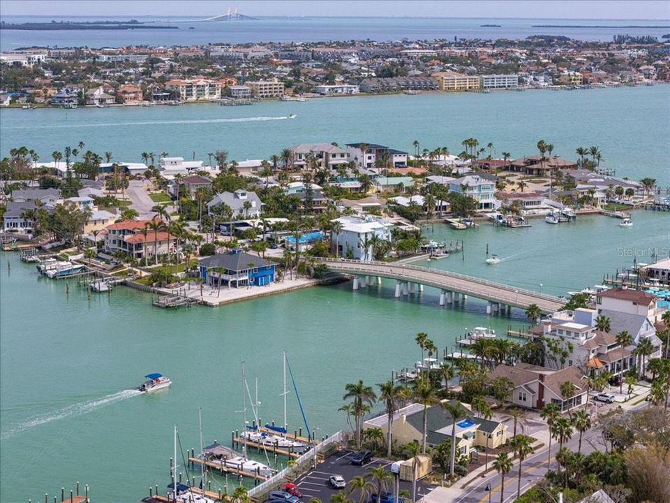 На продажу: $1,250,000 (2 спален, 3 ванн, 1480 Квадратных фут)