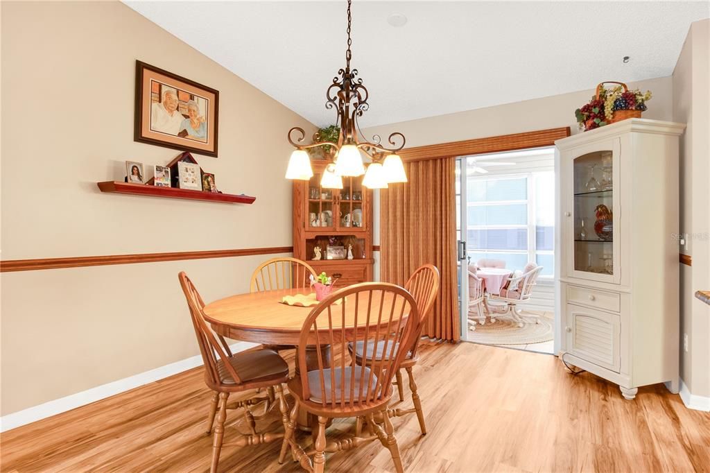 Active With Contract: $299,000 (3 beds, 2 baths, 1392 Square Feet)