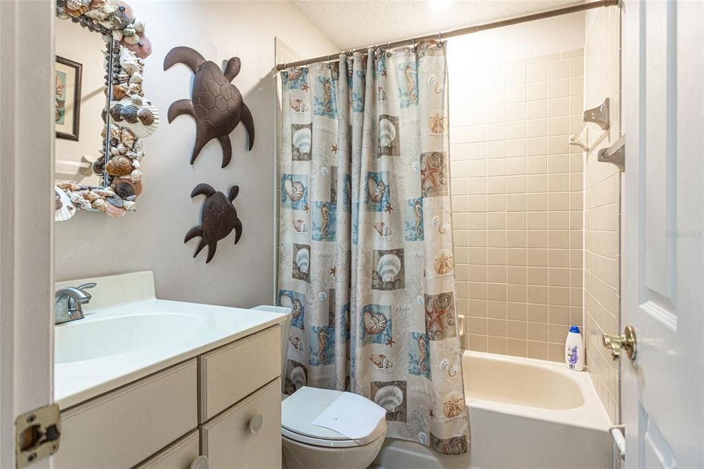 For Sale: $459,000 (2 beds, 2 baths, 1006 Square Feet)