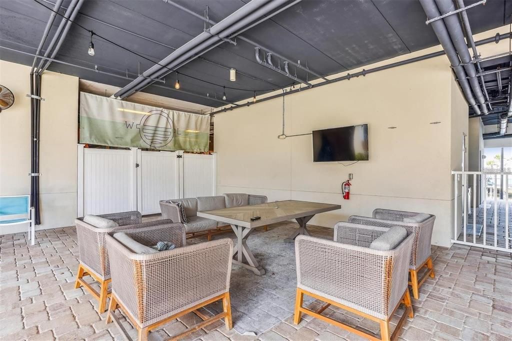 For Sale: $450,000 (2 beds, 2 baths, 1023 Square Feet)