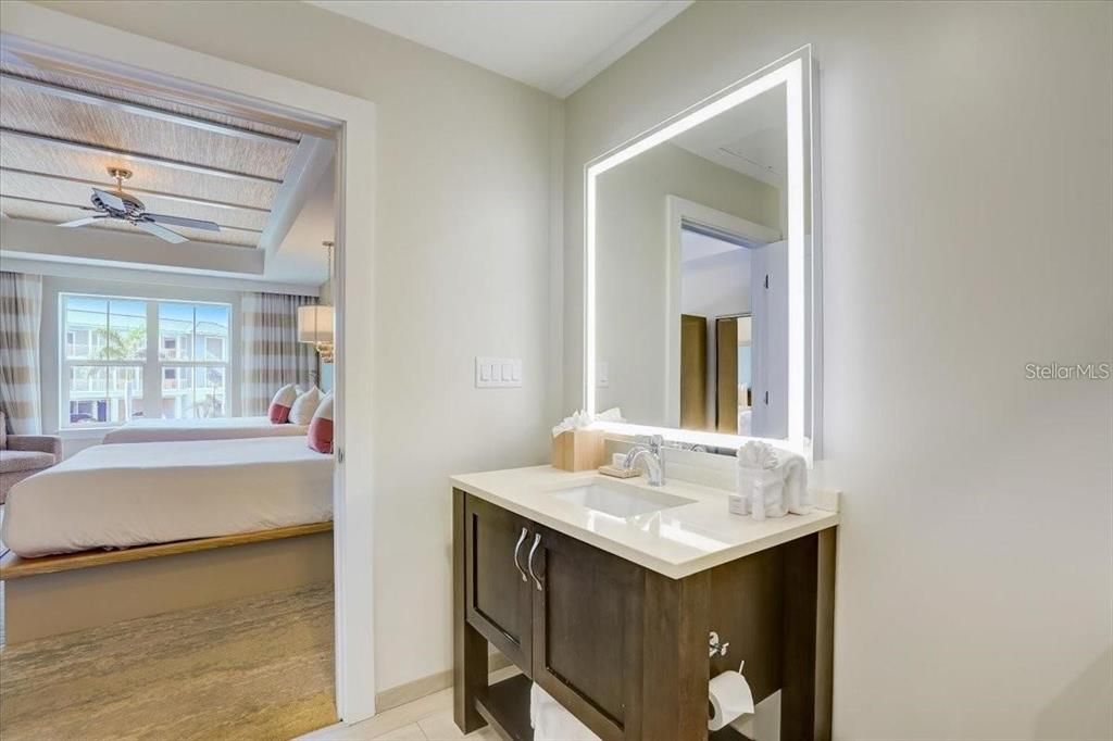 For Sale: $450,000 (2 beds, 2 baths, 1023 Square Feet)