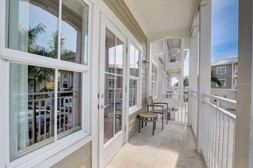 For Sale: $450,000 (2 beds, 2 baths, 1023 Square Feet)