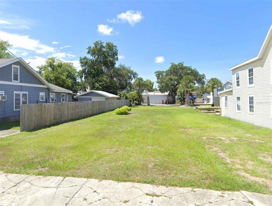 待售: $350,650 (0.17 acres)