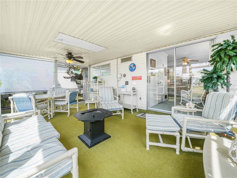 На продажу: $119,000 (2 спален, 1 ванн, 712 Квадратных фут)