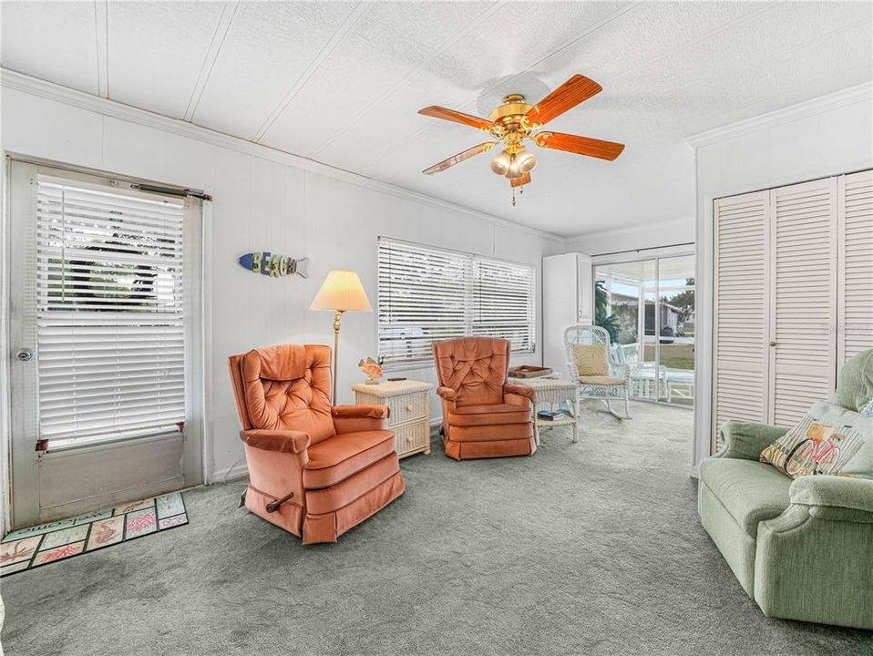 На продажу: $119,000 (2 спален, 1 ванн, 712 Квадратных фут)