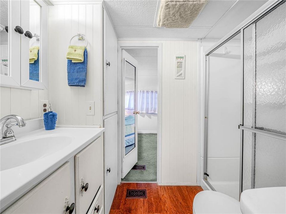 На продажу: $119,000 (2 спален, 1 ванн, 712 Квадратных фут)