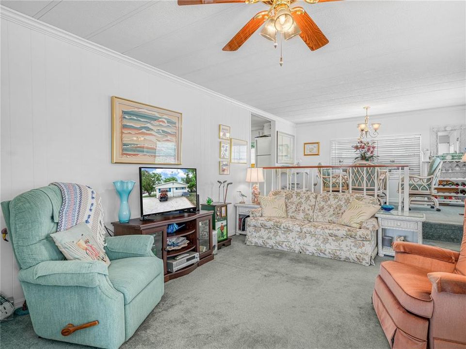 На продажу: $119,000 (2 спален, 1 ванн, 712 Квадратных фут)