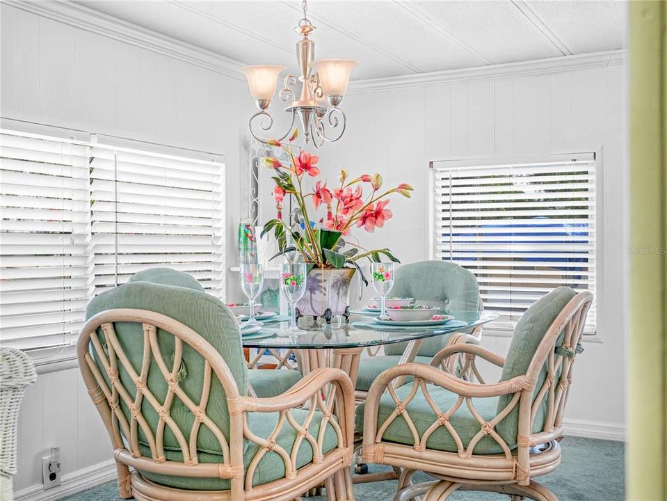 На продажу: $119,000 (2 спален, 1 ванн, 712 Квадратных фут)