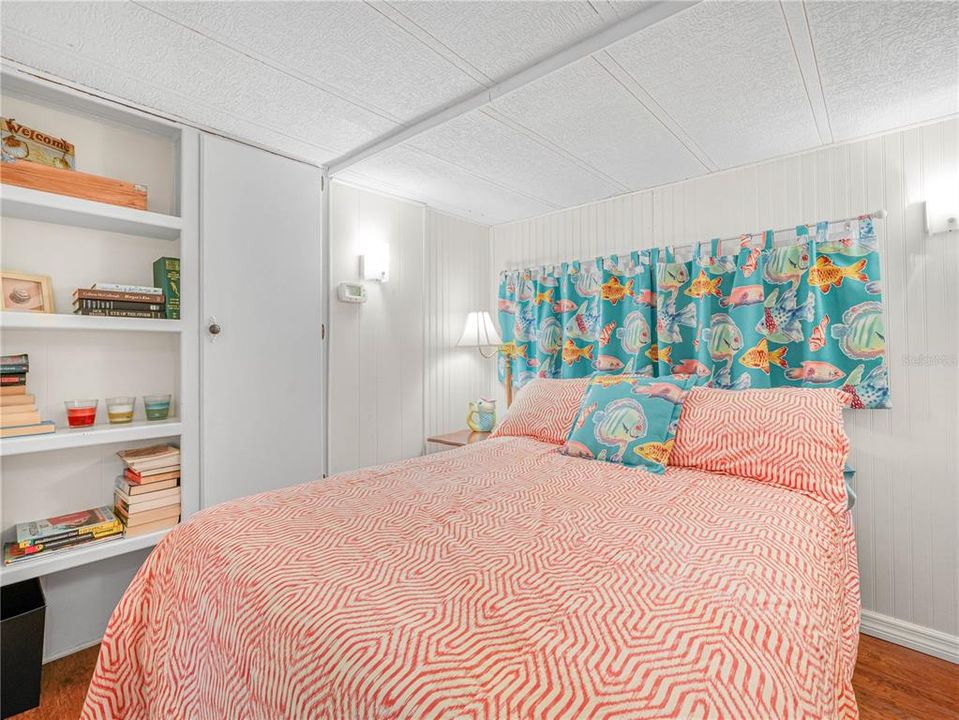 На продажу: $119,000 (2 спален, 1 ванн, 712 Квадратных фут)