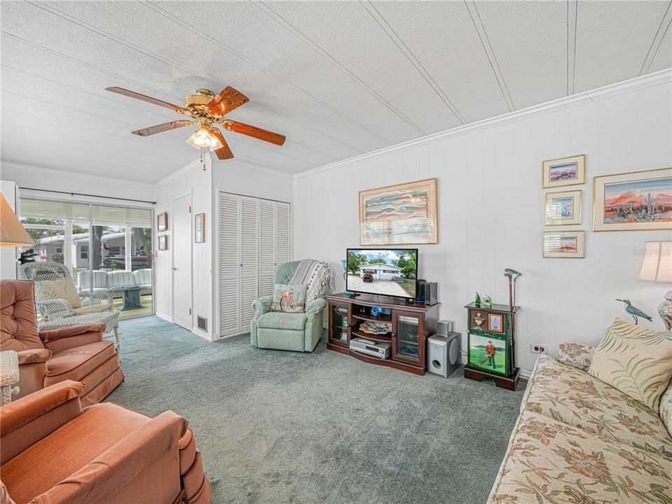 На продажу: $119,000 (2 спален, 1 ванн, 712 Квадратных фут)