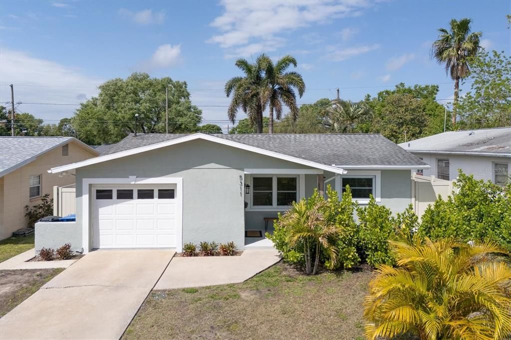 Недавно продано: $450,000 (2 спален, 2 ванн, 1223 Квадратных фут)