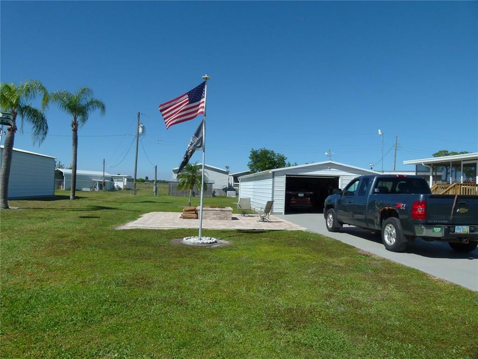 待售: $349,000 (2 贝兹, 2 浴室, 988 平方英尺)