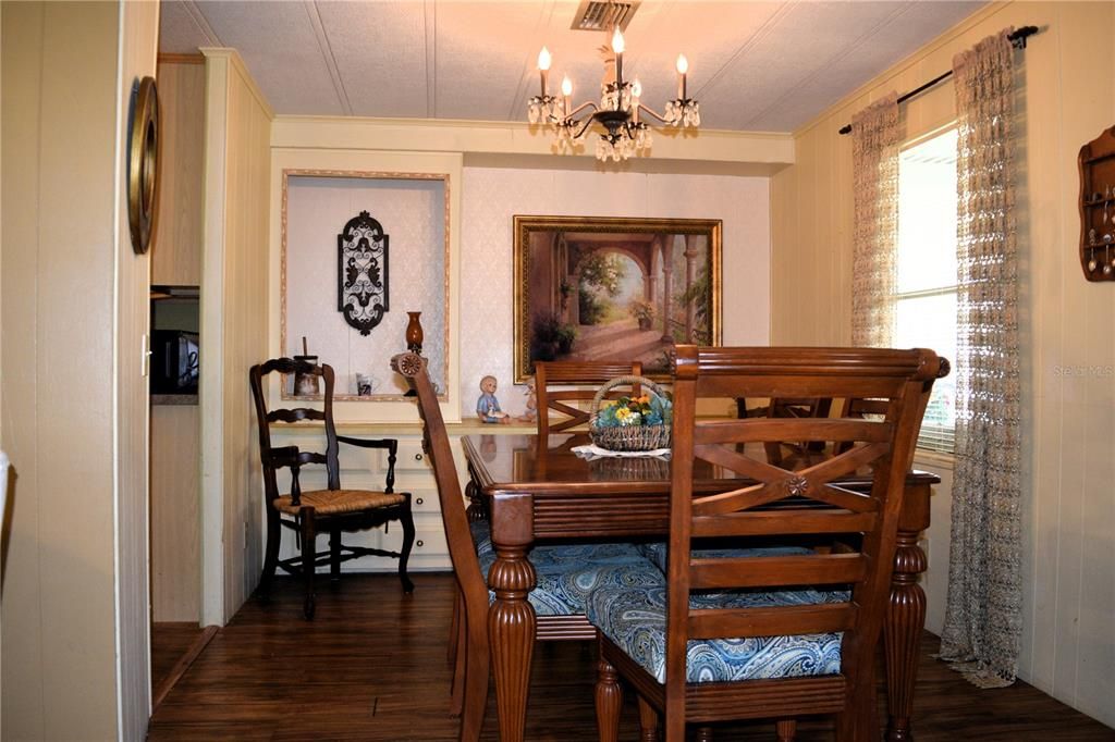 待售: $124,900 (2 贝兹, 2 浴室, 1056 平方英尺)