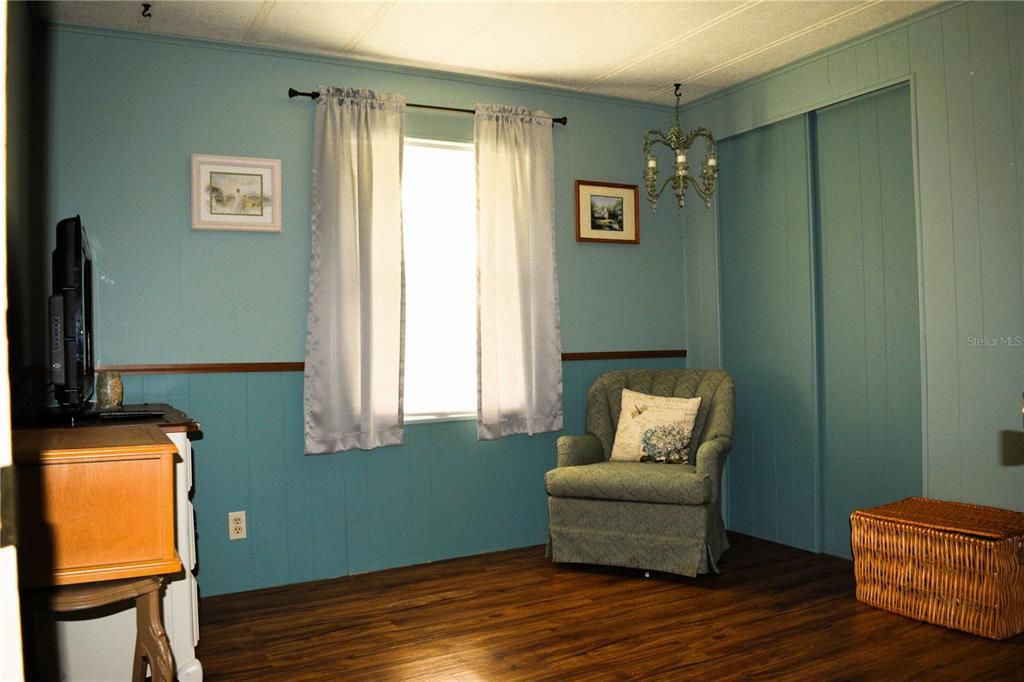 待售: $124,900 (2 贝兹, 2 浴室, 1056 平方英尺)