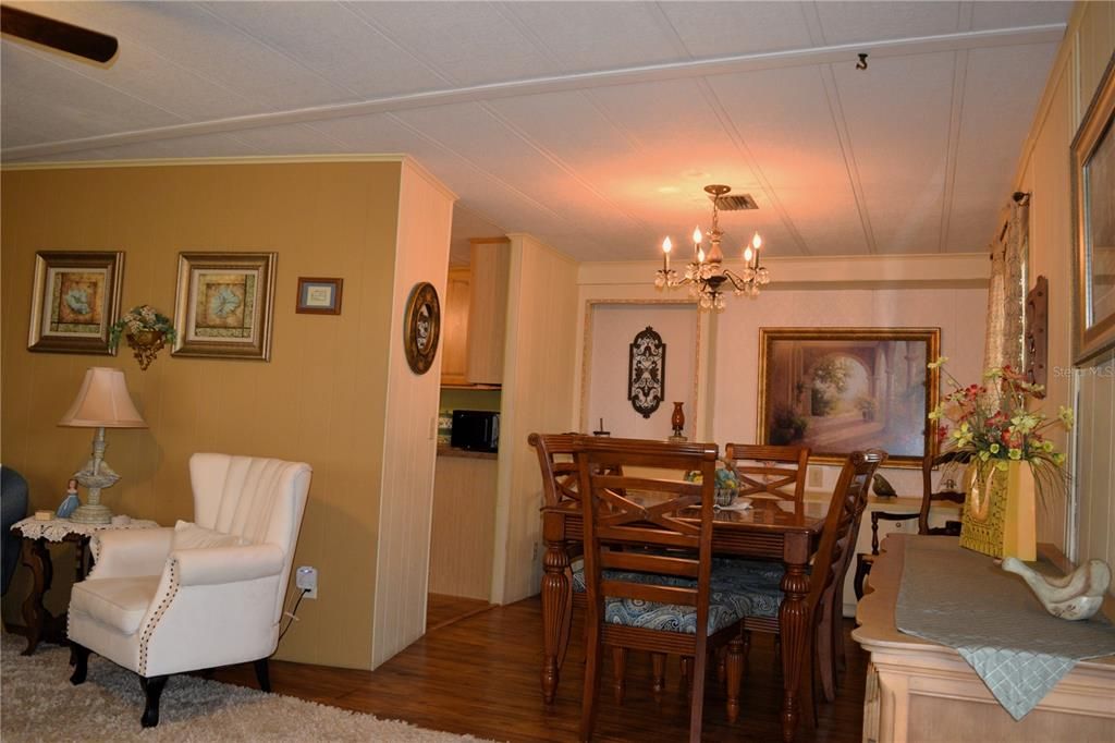 待售: $124,900 (2 贝兹, 2 浴室, 1056 平方英尺)