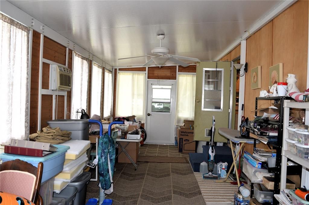 待售: $124,900 (2 贝兹, 2 浴室, 1056 平方英尺)