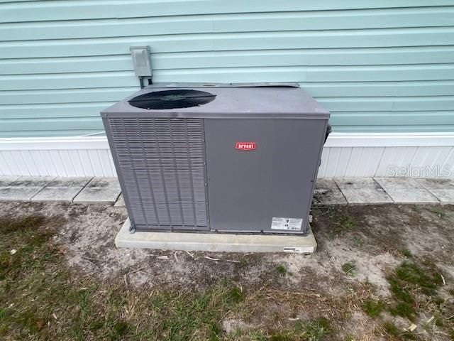 For Sale: $110,000 (2 beds, 1 baths, 984 Square Feet)