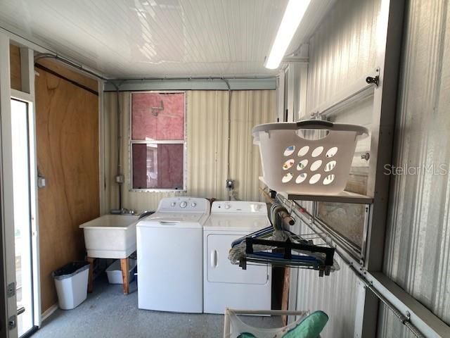 For Sale: $110,000 (2 beds, 1 baths, 984 Square Feet)